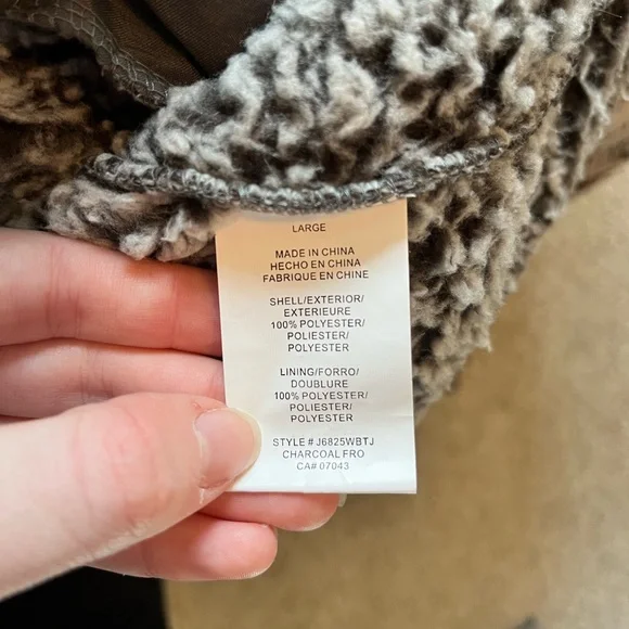 Thread + Supply Teddy Bear Half Zip, Size Large - Picture 4 of 4